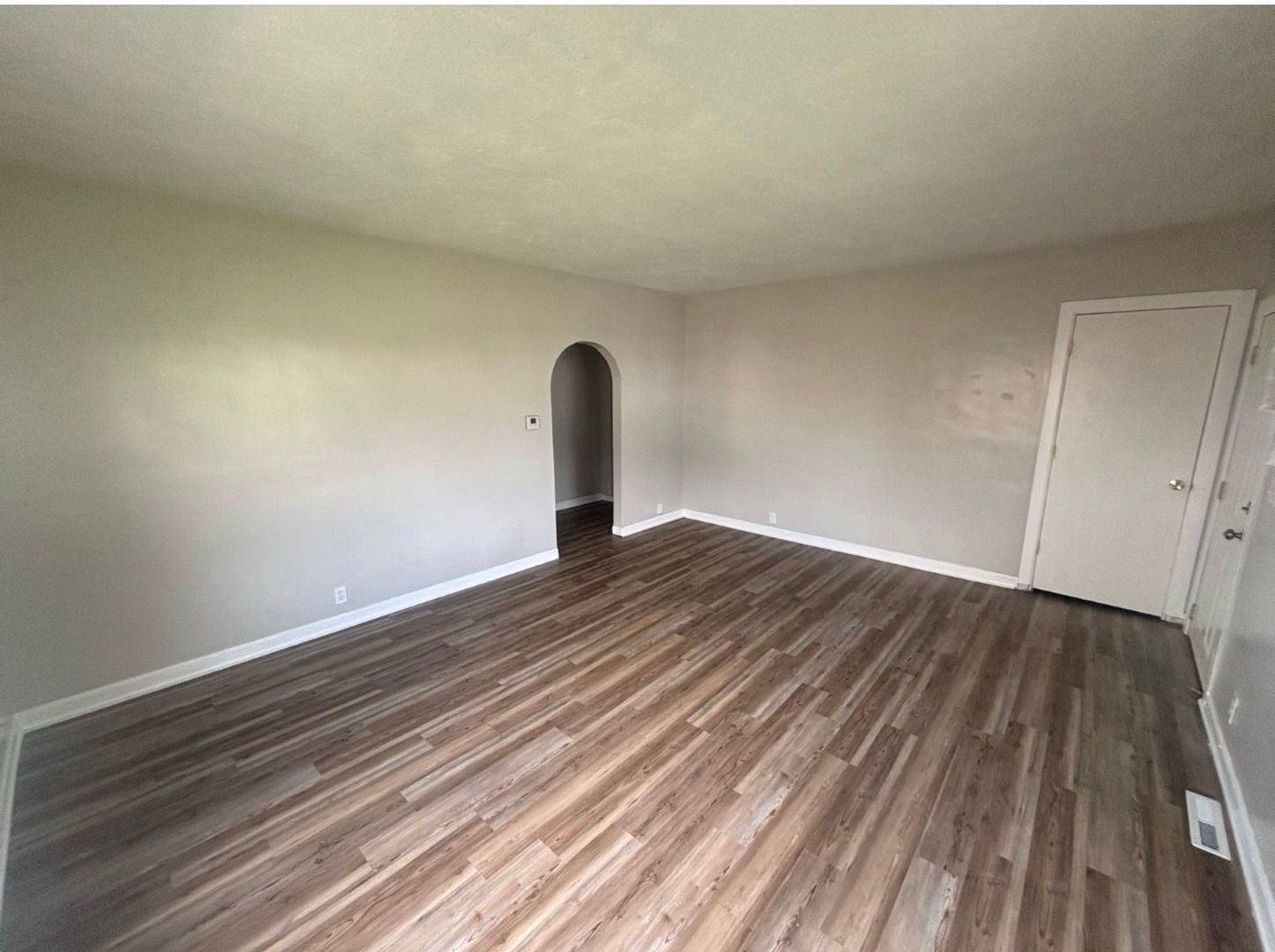 523 Weston St – photo 4