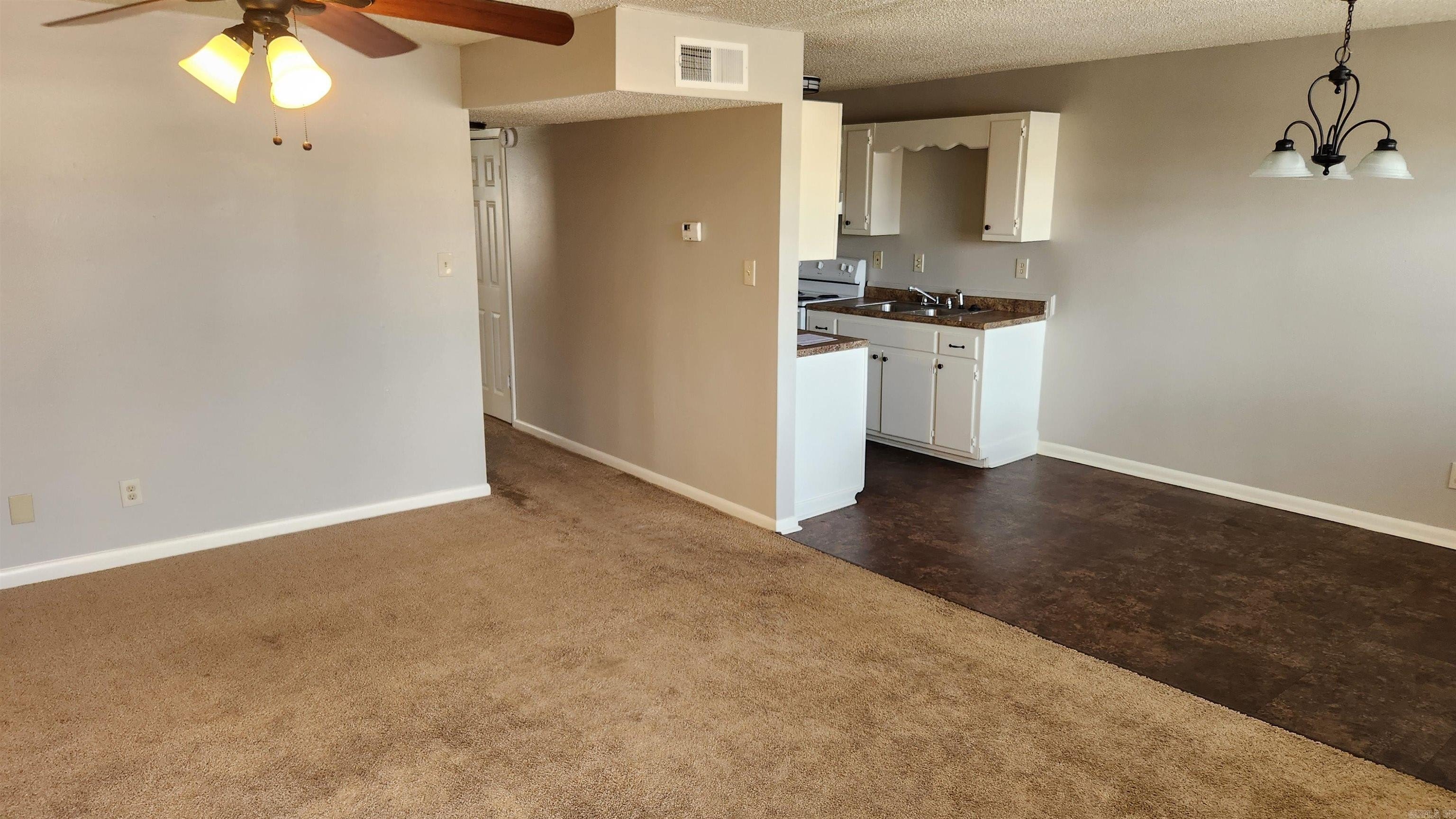 15617 I-30 – photo 1