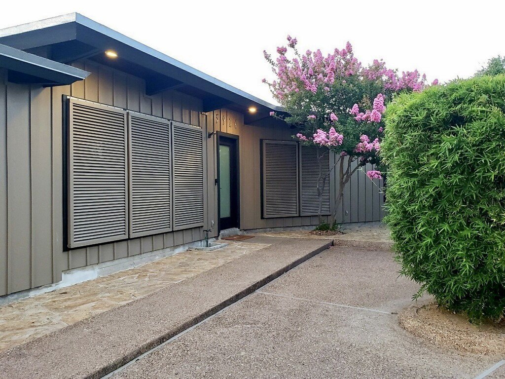 5926 S Alameda St – photo 1