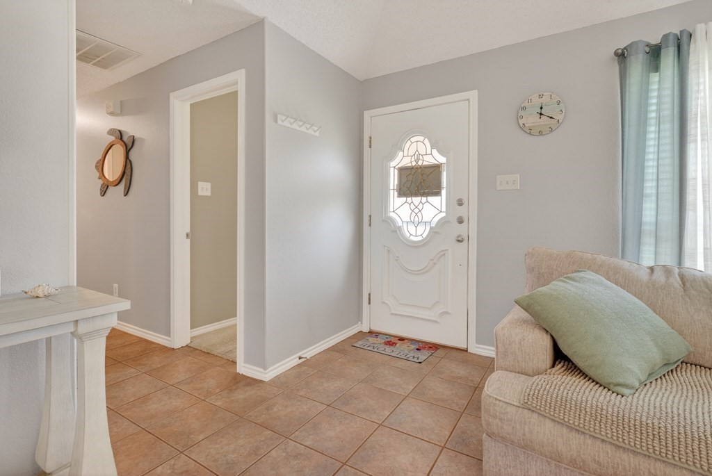 2300 Naples Dr – photo 2