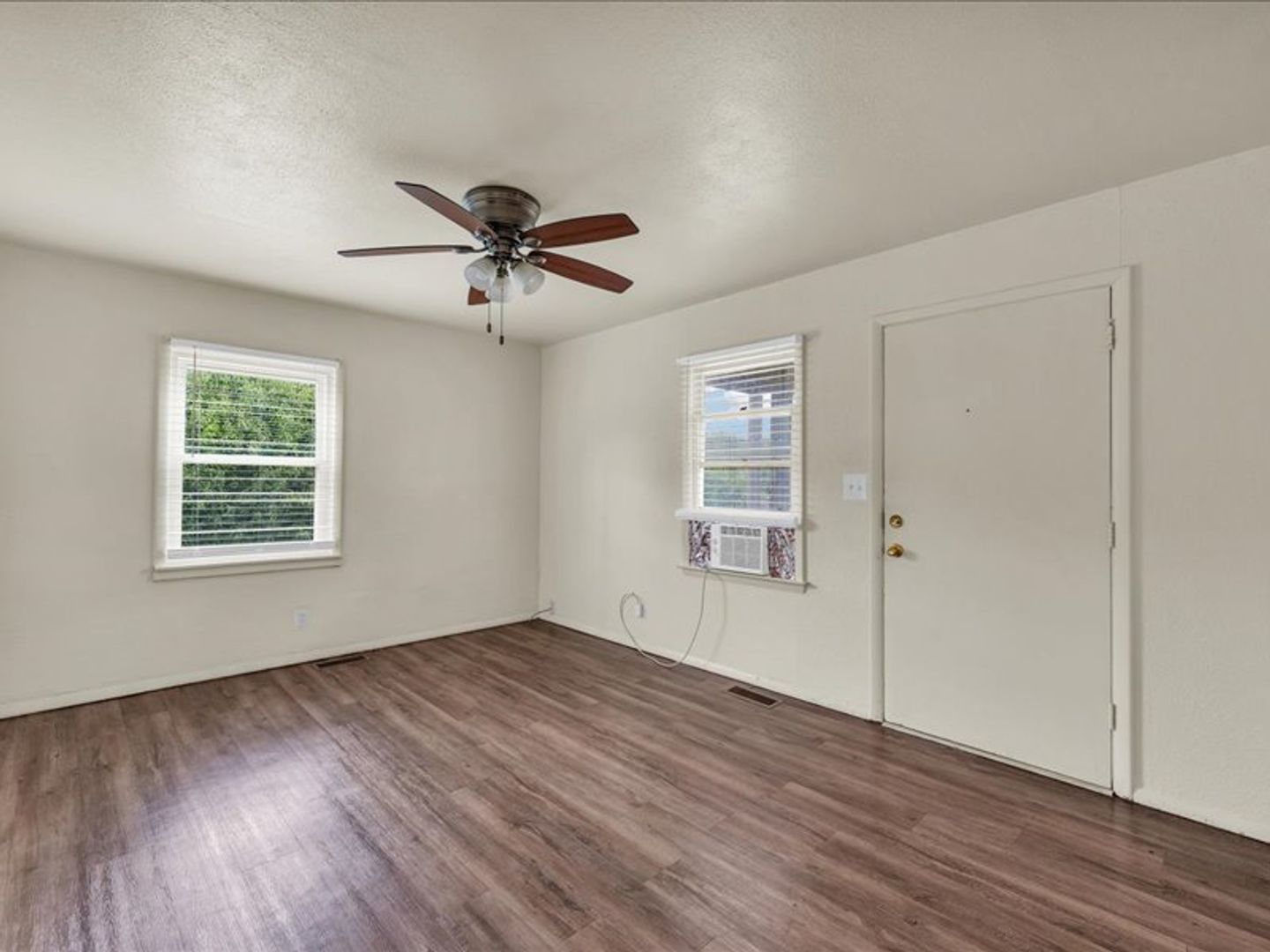 2213 Peirce Ave unit 7 – photo 4
