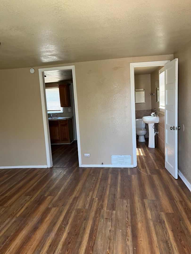 1516 27th St unit Rear – photo 2