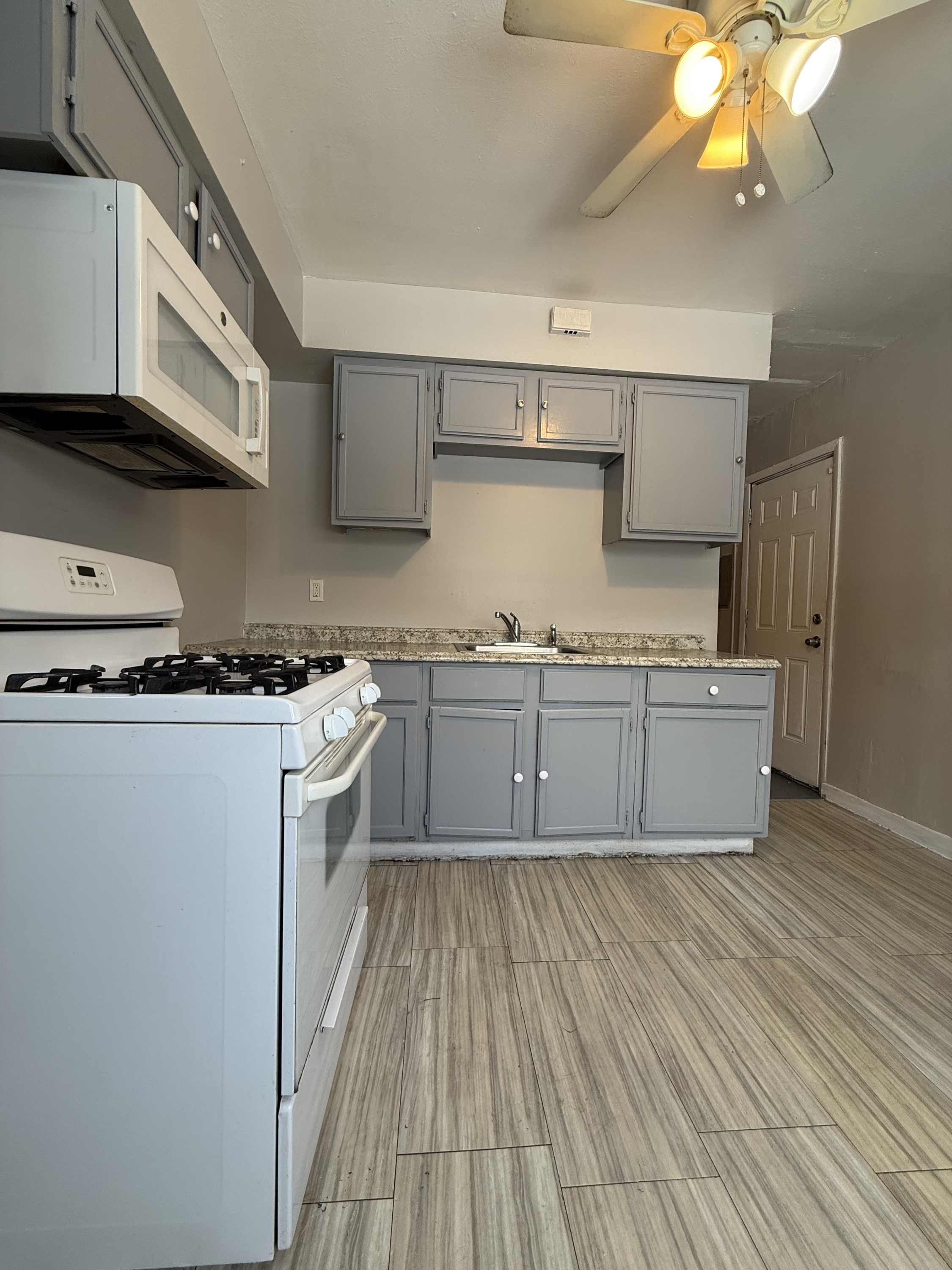 11627 Harvard Ave unit 2 – photo 1