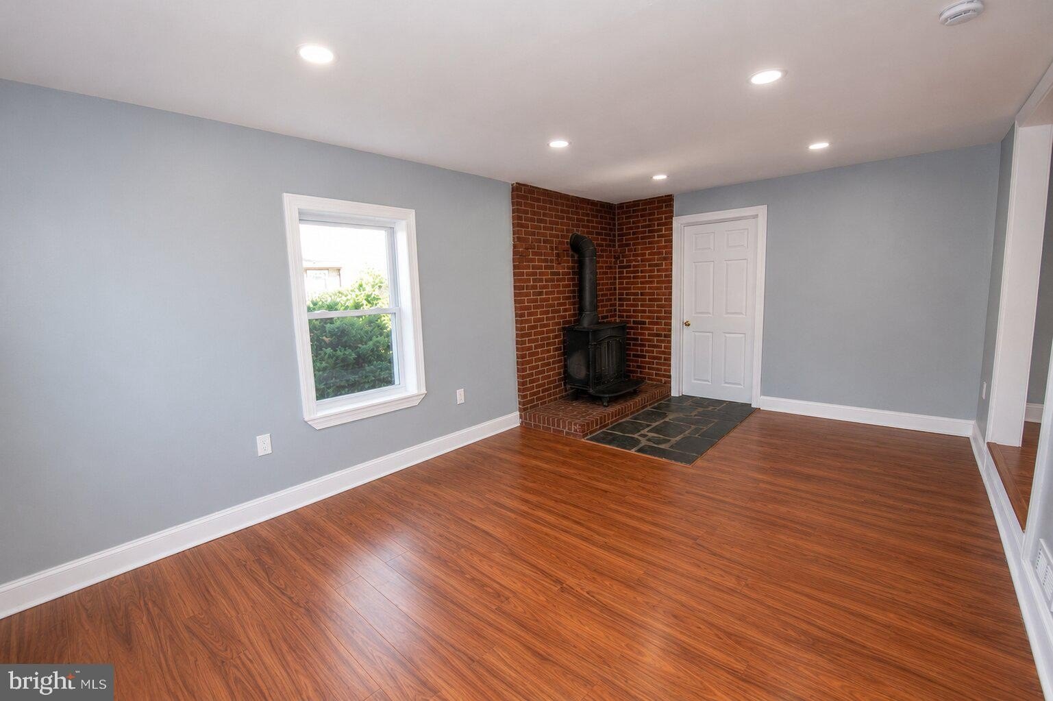 606 Green St – photo 5