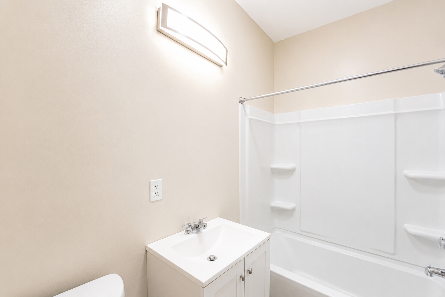4468 Pearl Rd unit 2B – photo 4
