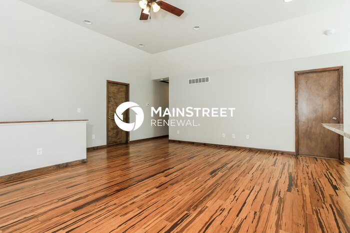 210 Frank St – photo 4