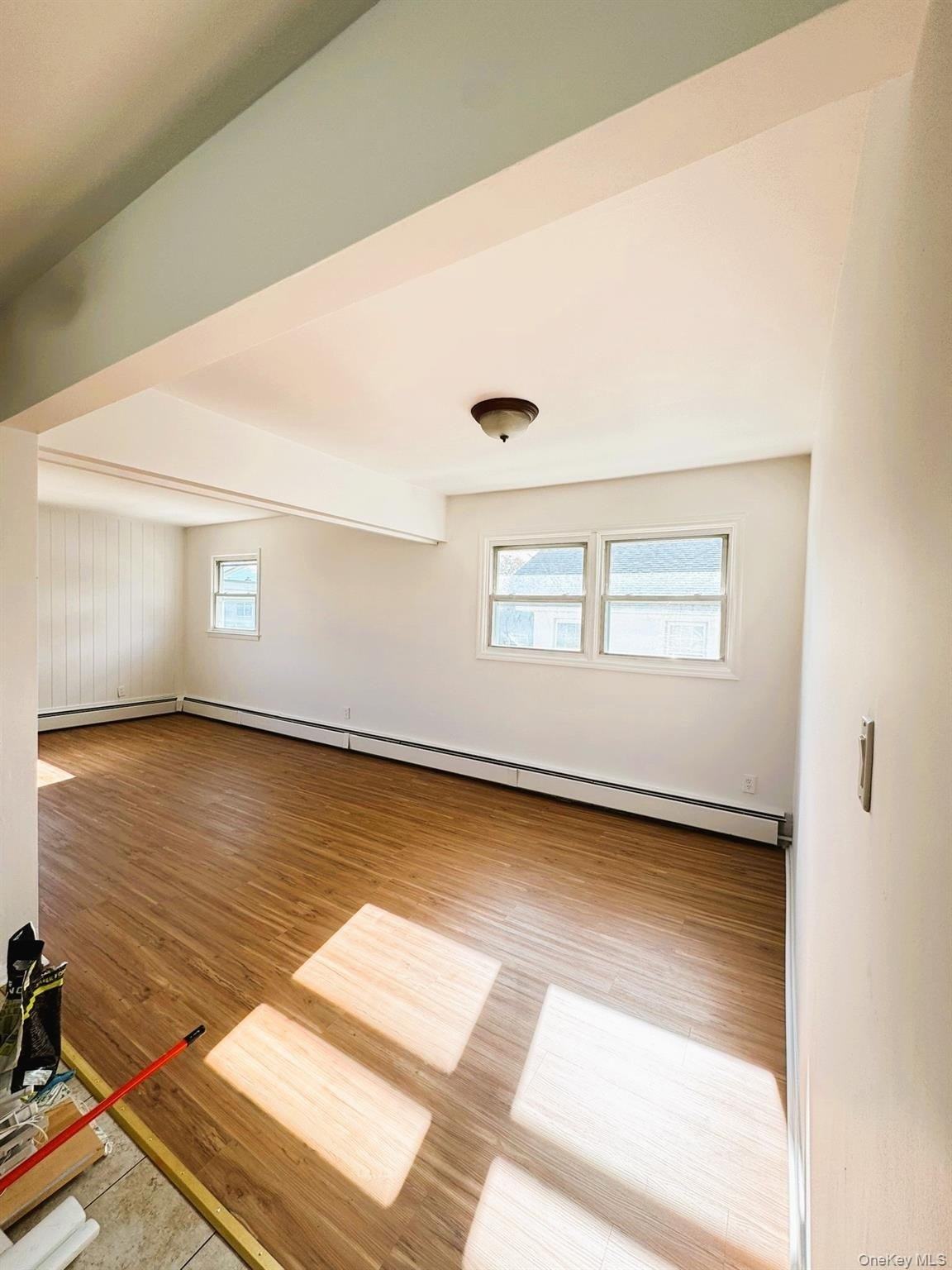 131 Roslyn Rd #1ST – photo 1