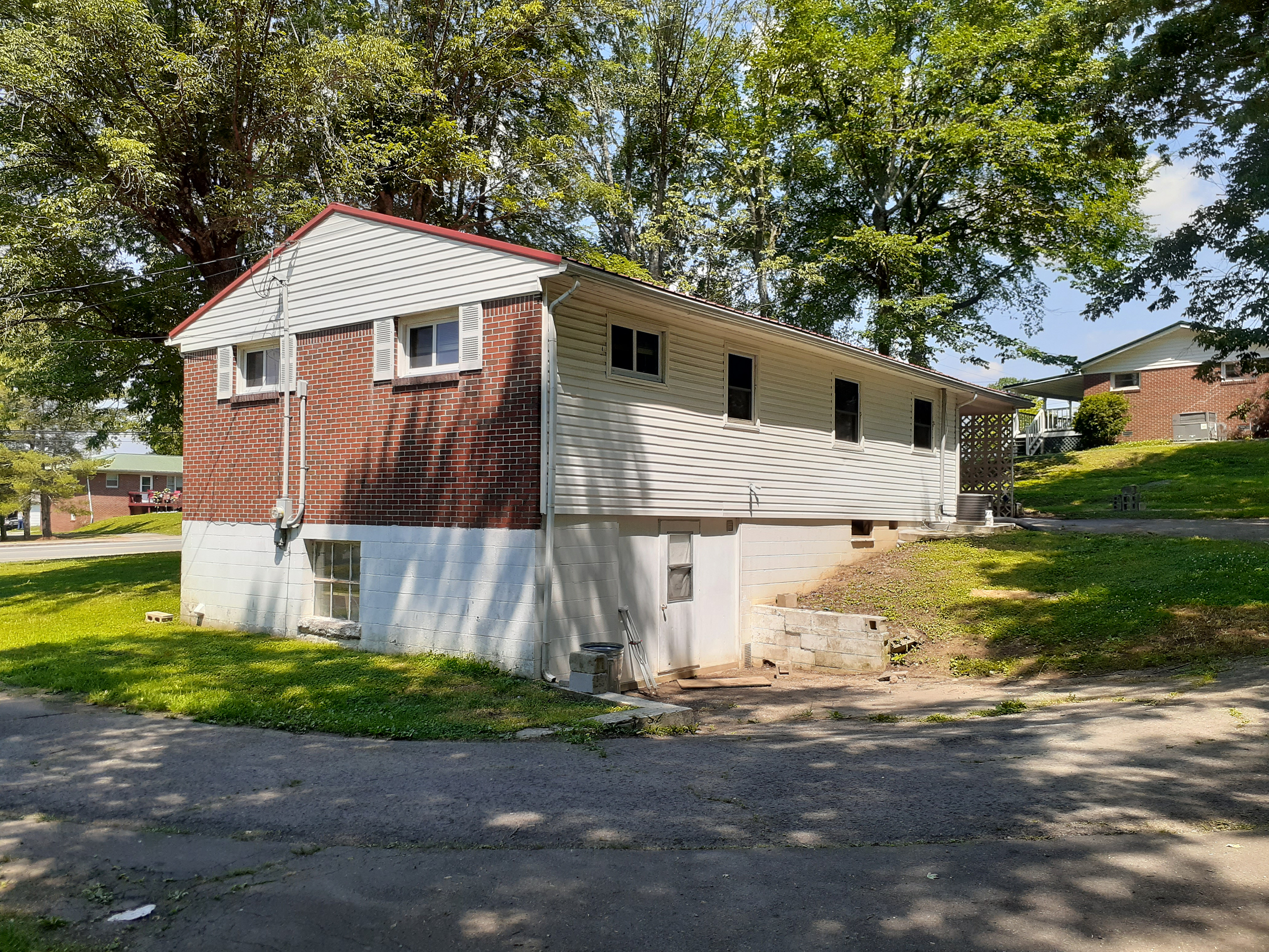 707 S McCrary St – photo 3
