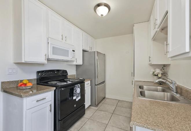 25356 Cole St – photo 2
