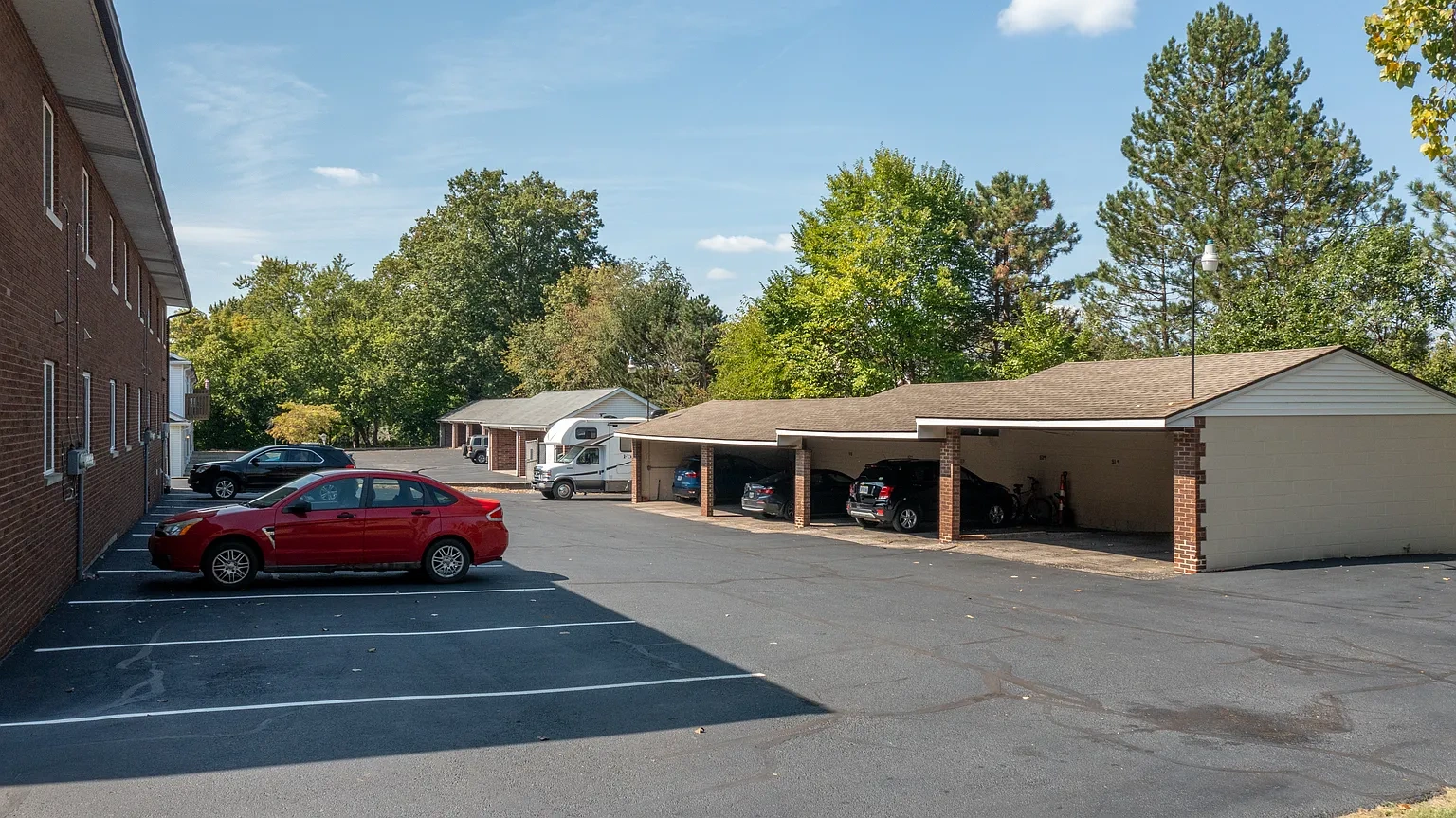 Center in the Falls – photo 3
