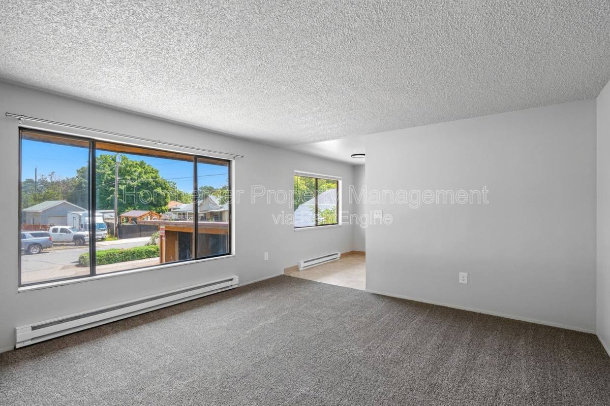 2628 E Wellesley Ave unit 1 – photo 1