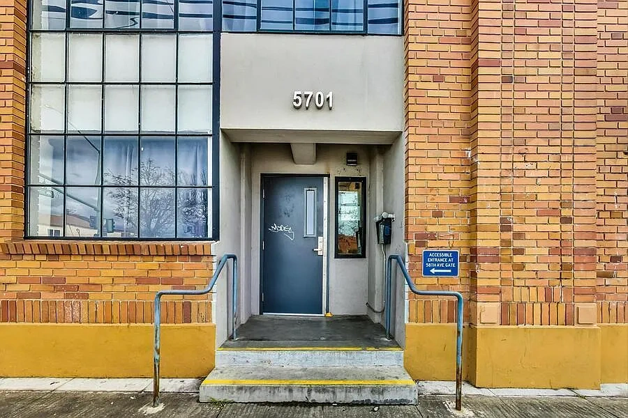 5701 International Boulevard – photo 3