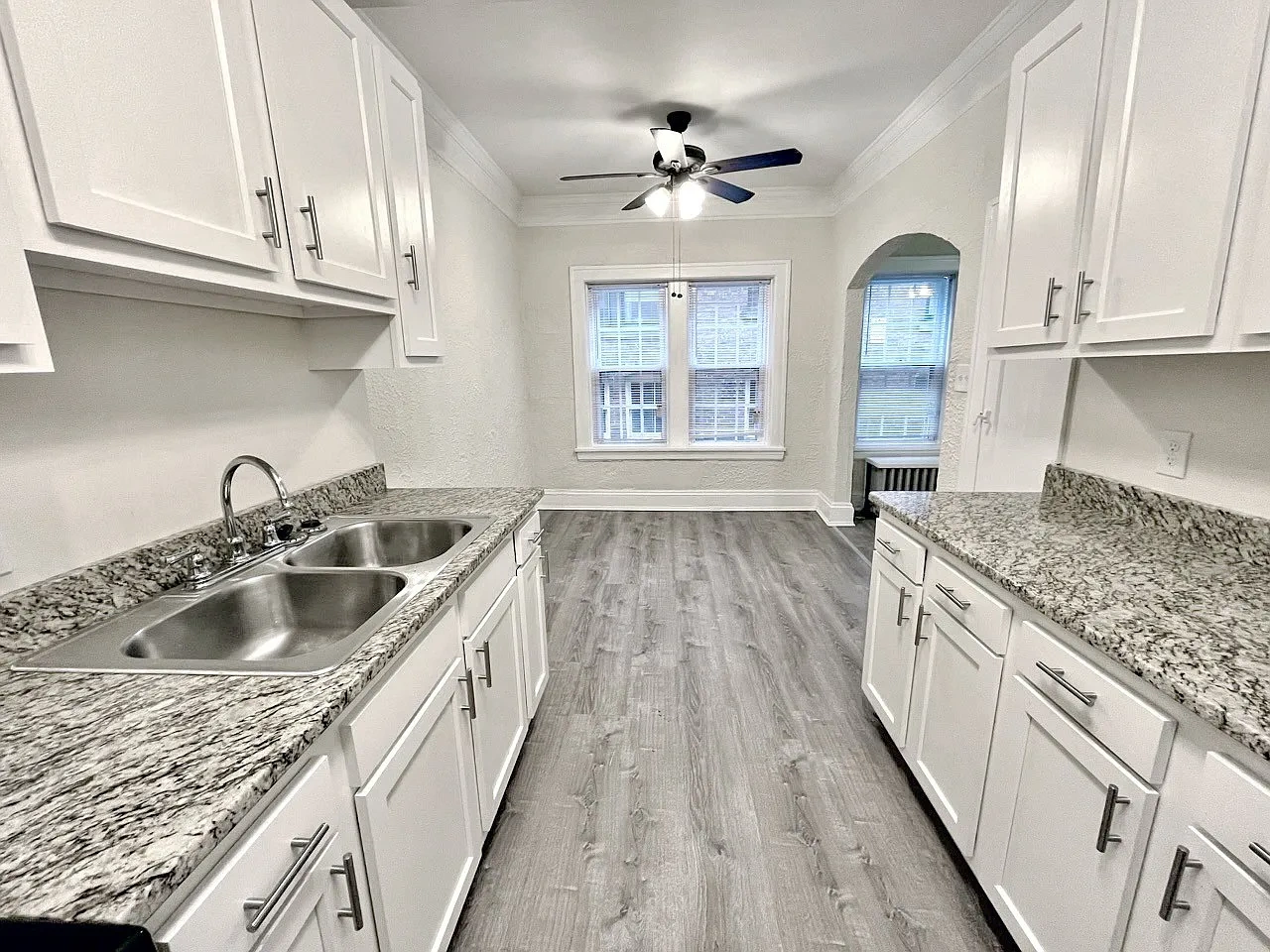 Lewis Manor Apartments – photo 2