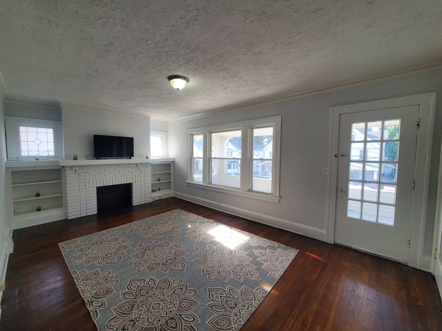 15711 Grovewood Ave unit Unit 2 – photo 3