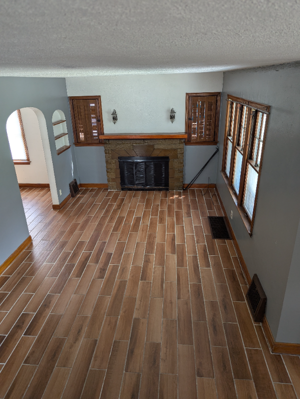 367 Laird Ave SE – photo 2