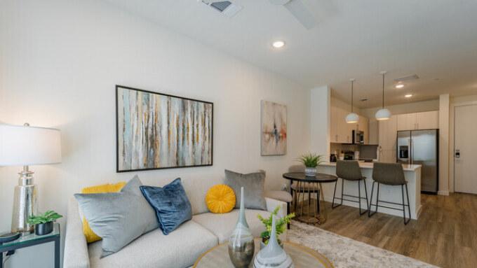 2197 N Shepherd Dr – photo 1