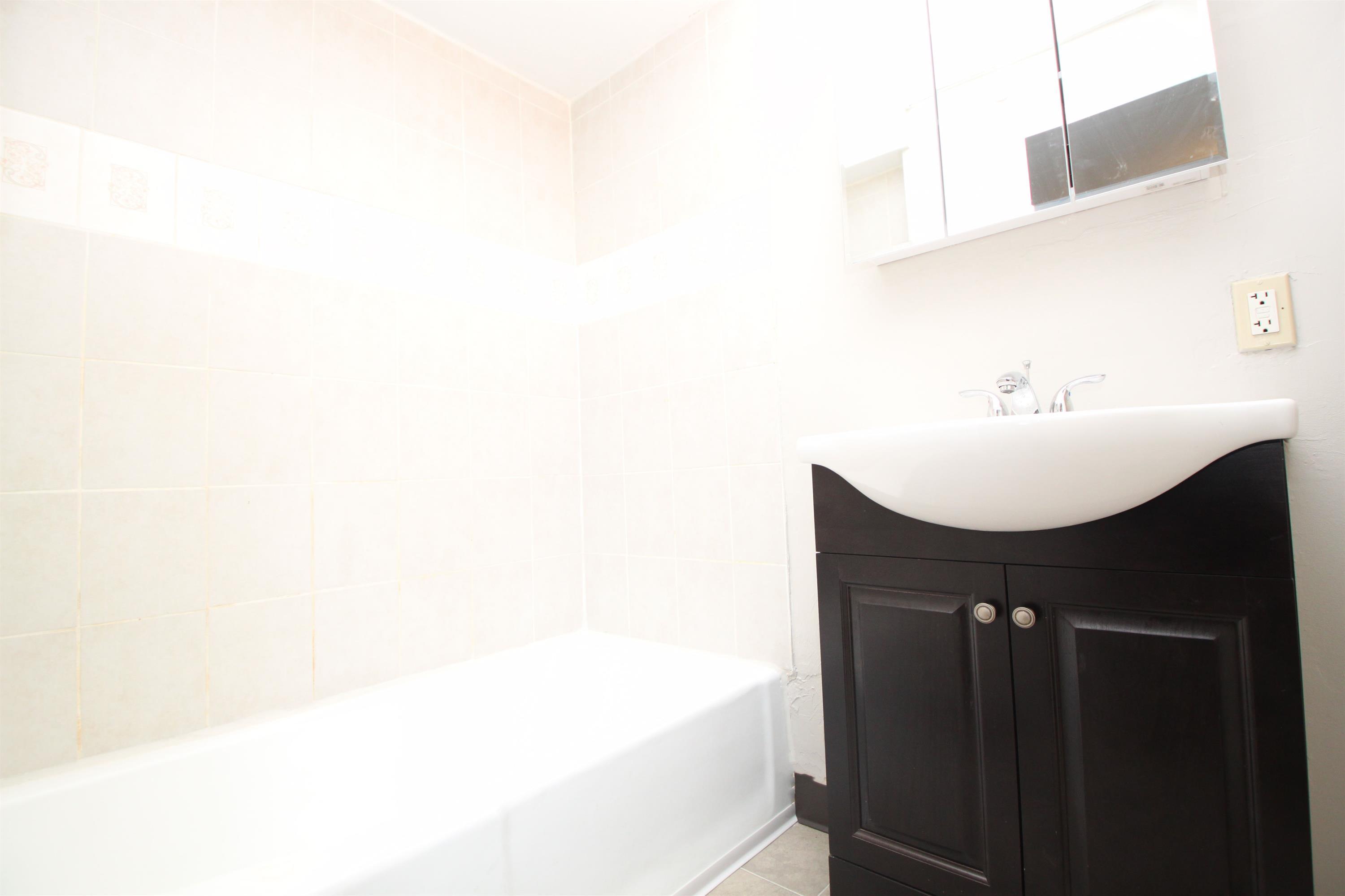 504 Orchard Ave unit 3 – photo 5