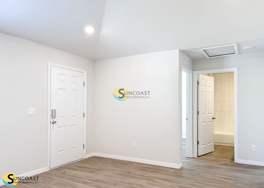 11266 Pendleton Ave – photo 3