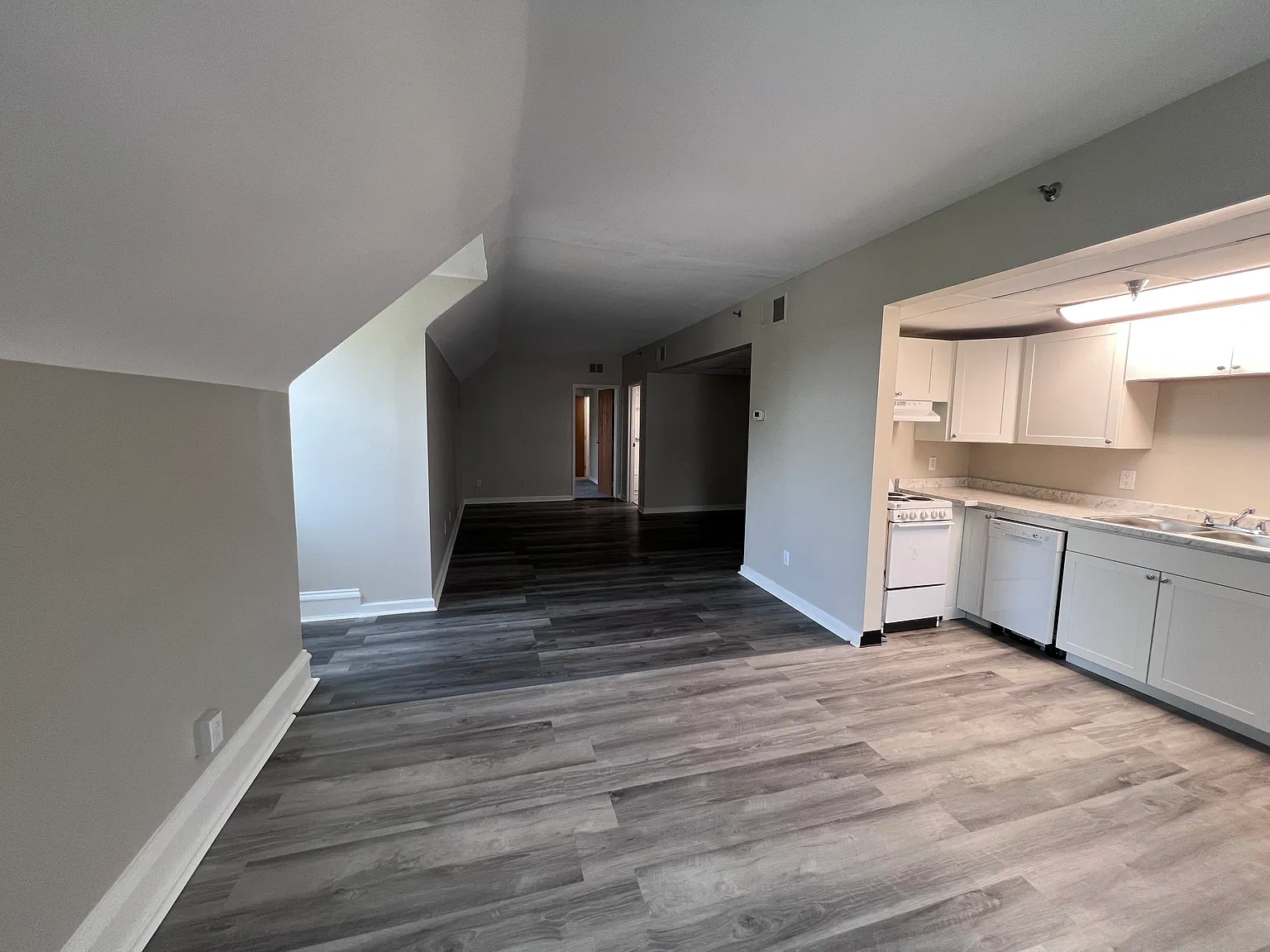 Austin Manor – photo 1