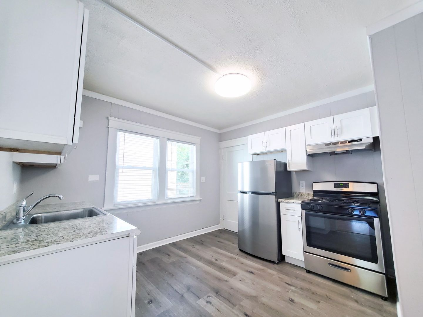 3447 Altamont Ave unit 1st-Floor – photo 5