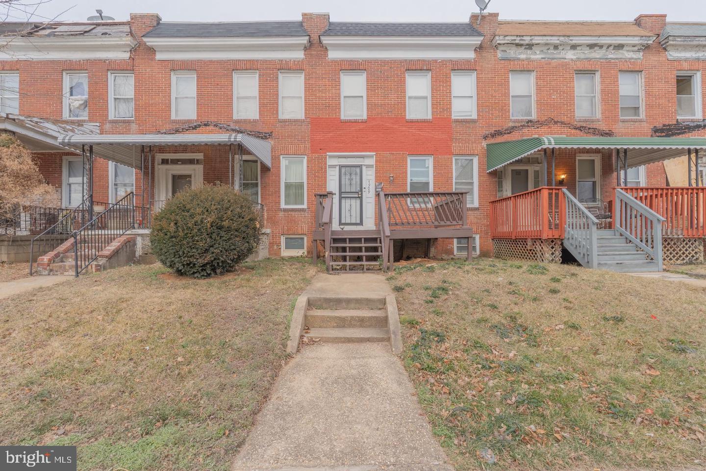4909 Litchfield Ave – photo 1