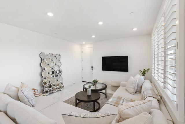 821 Mateo St unit 1 – photo 2