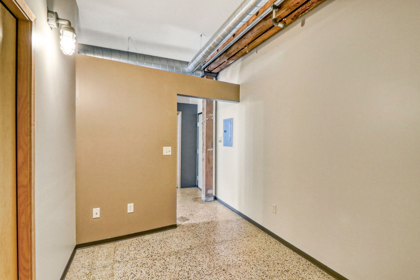 374 5th St N unit 306 – photo 3