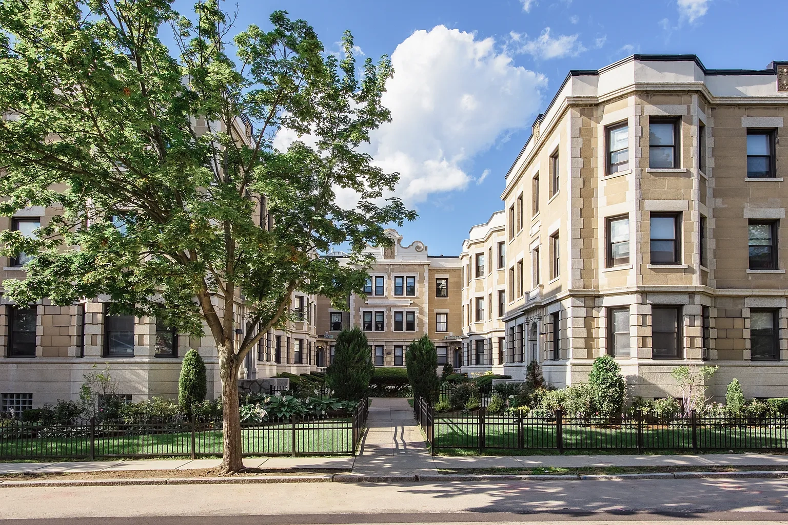 Gardner Court Apartments – photo 2
