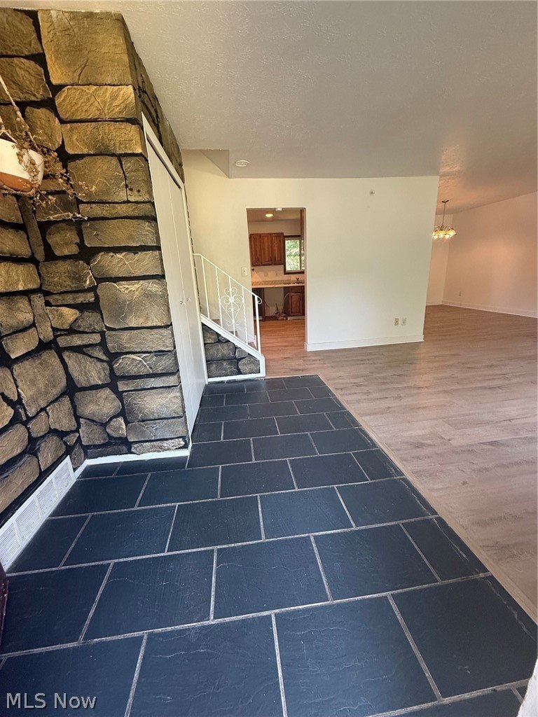 6580 Forest Glen Ave – photo 4