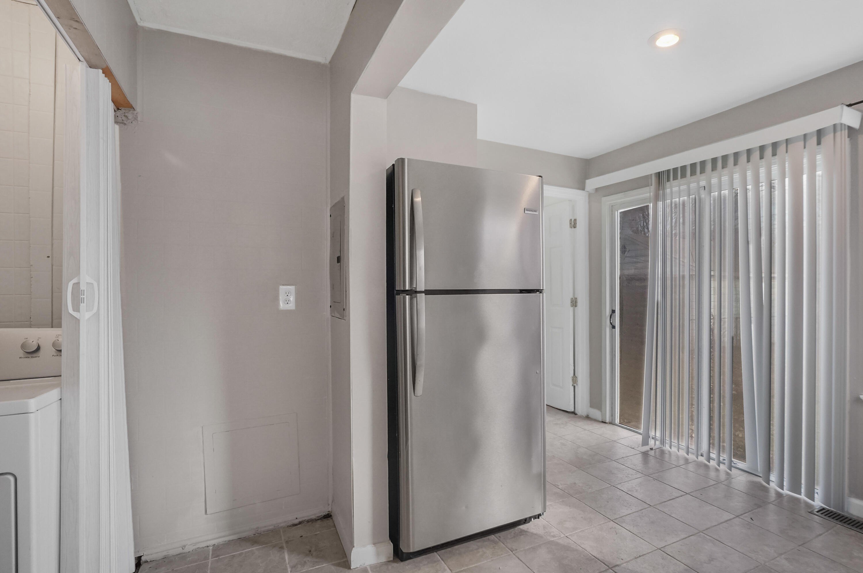 22000 Cunningham Ave – photo 4