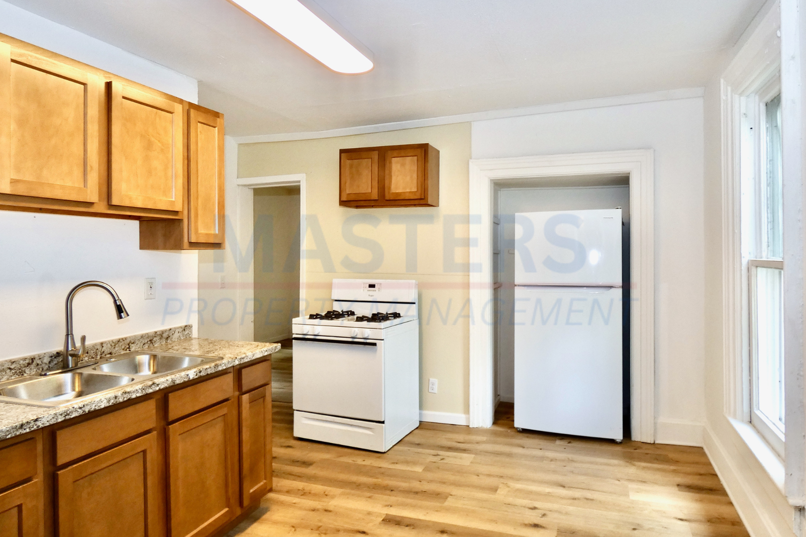 1026 Oakwood Ave unit Lower – photo 2