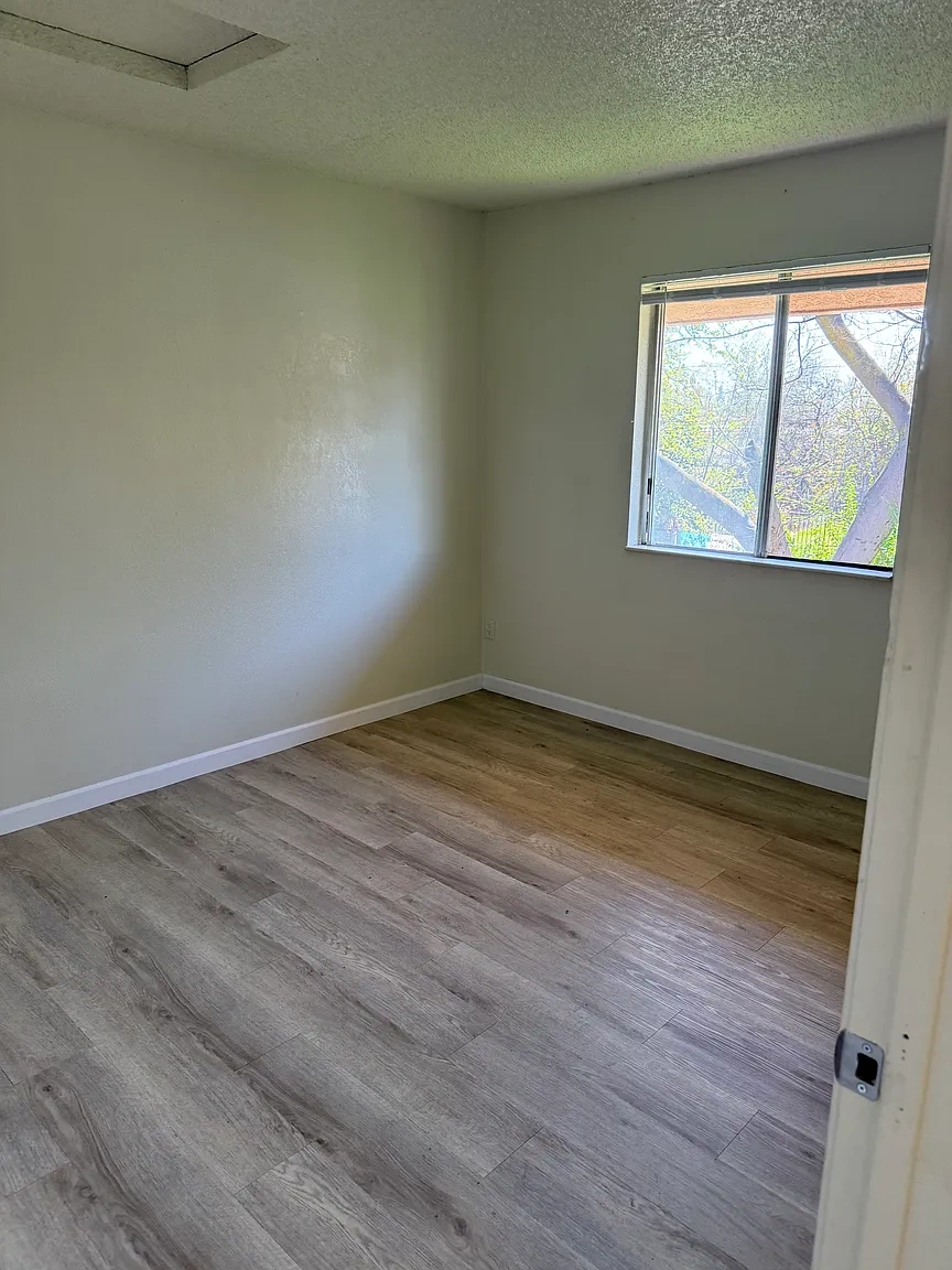 Hayston Ave – photo 3