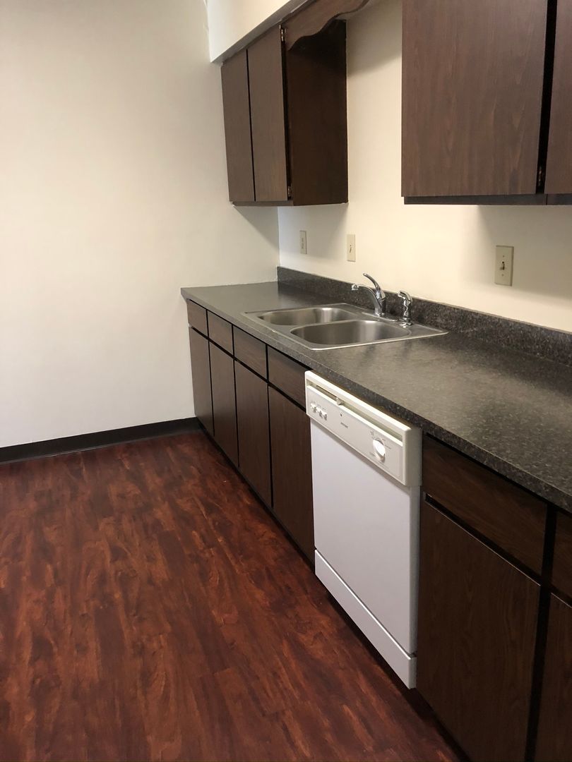 293 Maplewood Dr unit 293-105 – photo 2