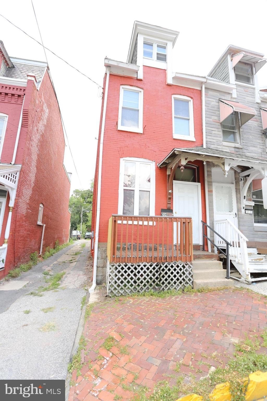 314 S 16th St – photo 2