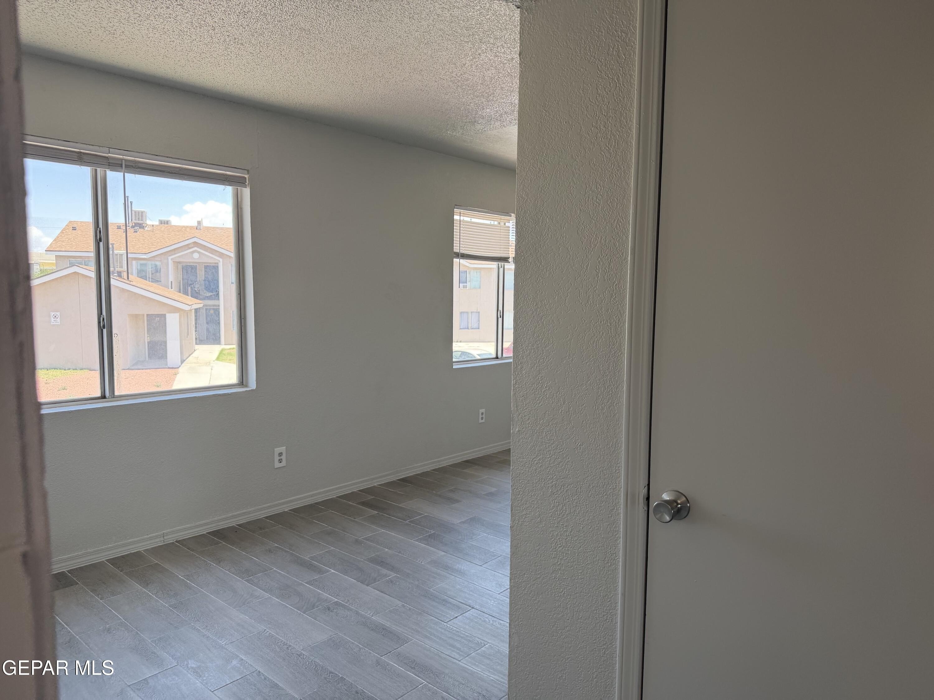 1525 Pullman Dr #16 – photo 4