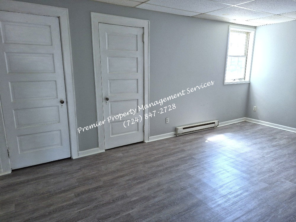 542 Midland Ave unit B – photo 2