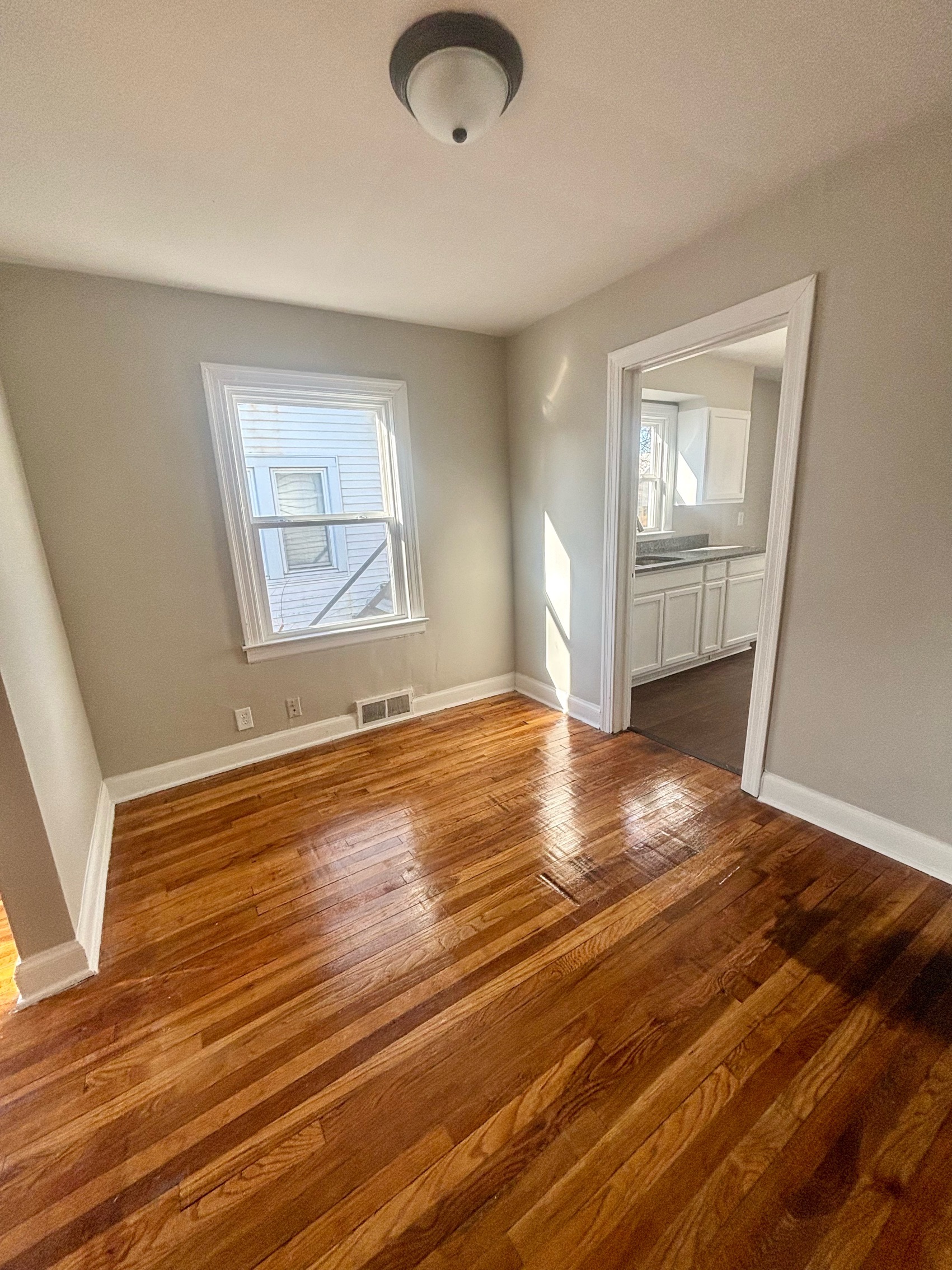 328 Cecil Ave – photo 4