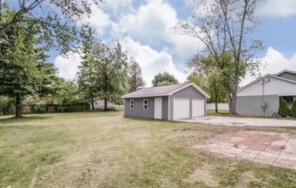 141 Lotze St – photo 3