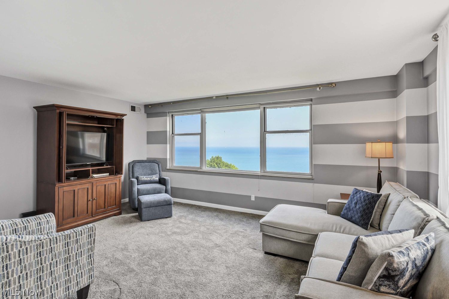 11850 Edgewater Dr unit 820 – photo 3
