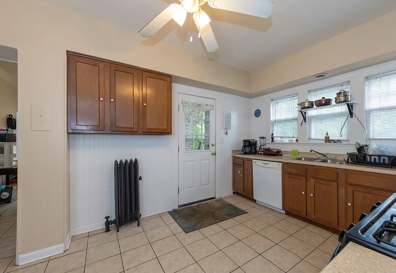 2460 Euclid Heights Blvd – photo 5