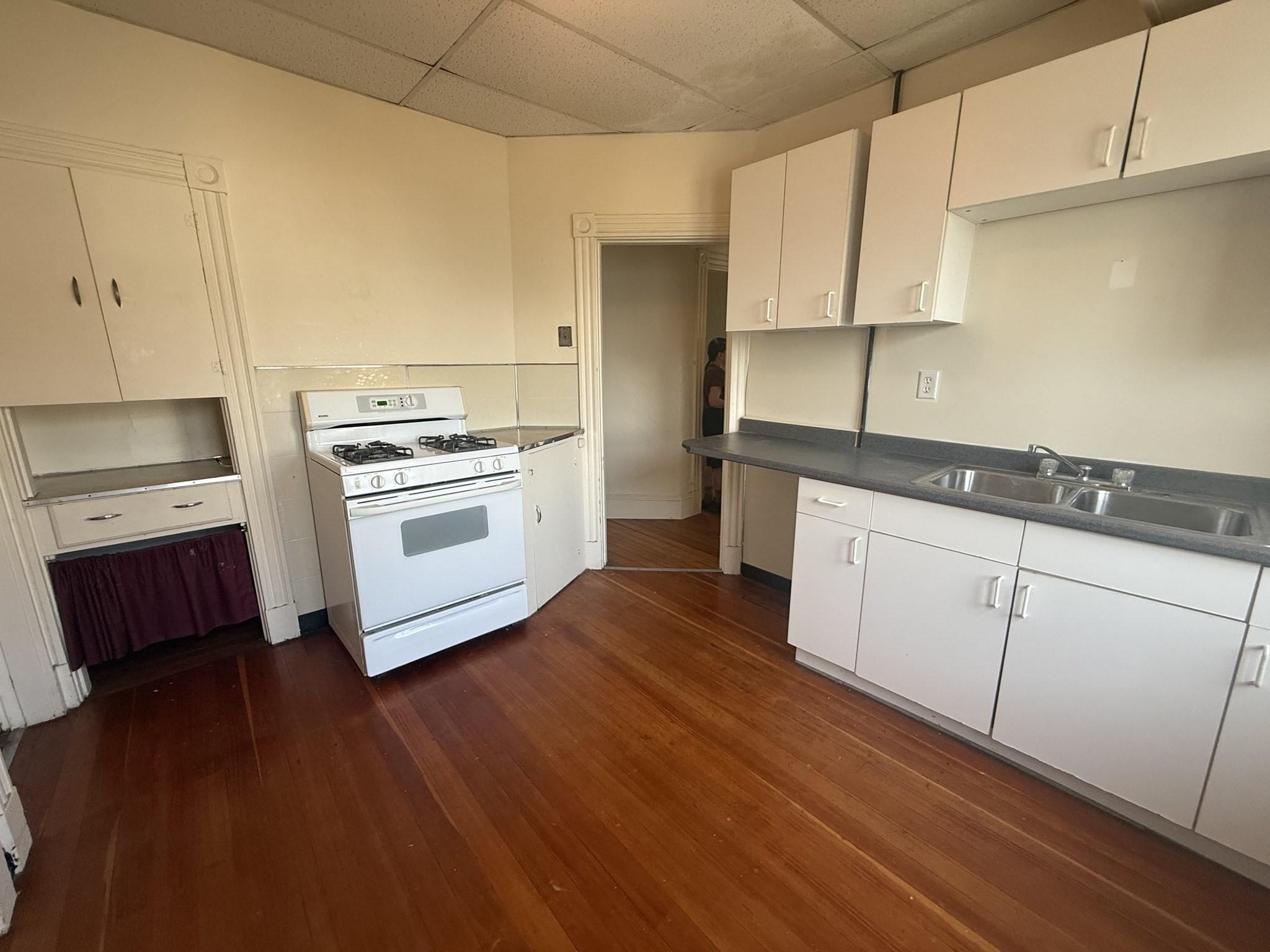 37 Dolphin Ave unit 2 – photo 2