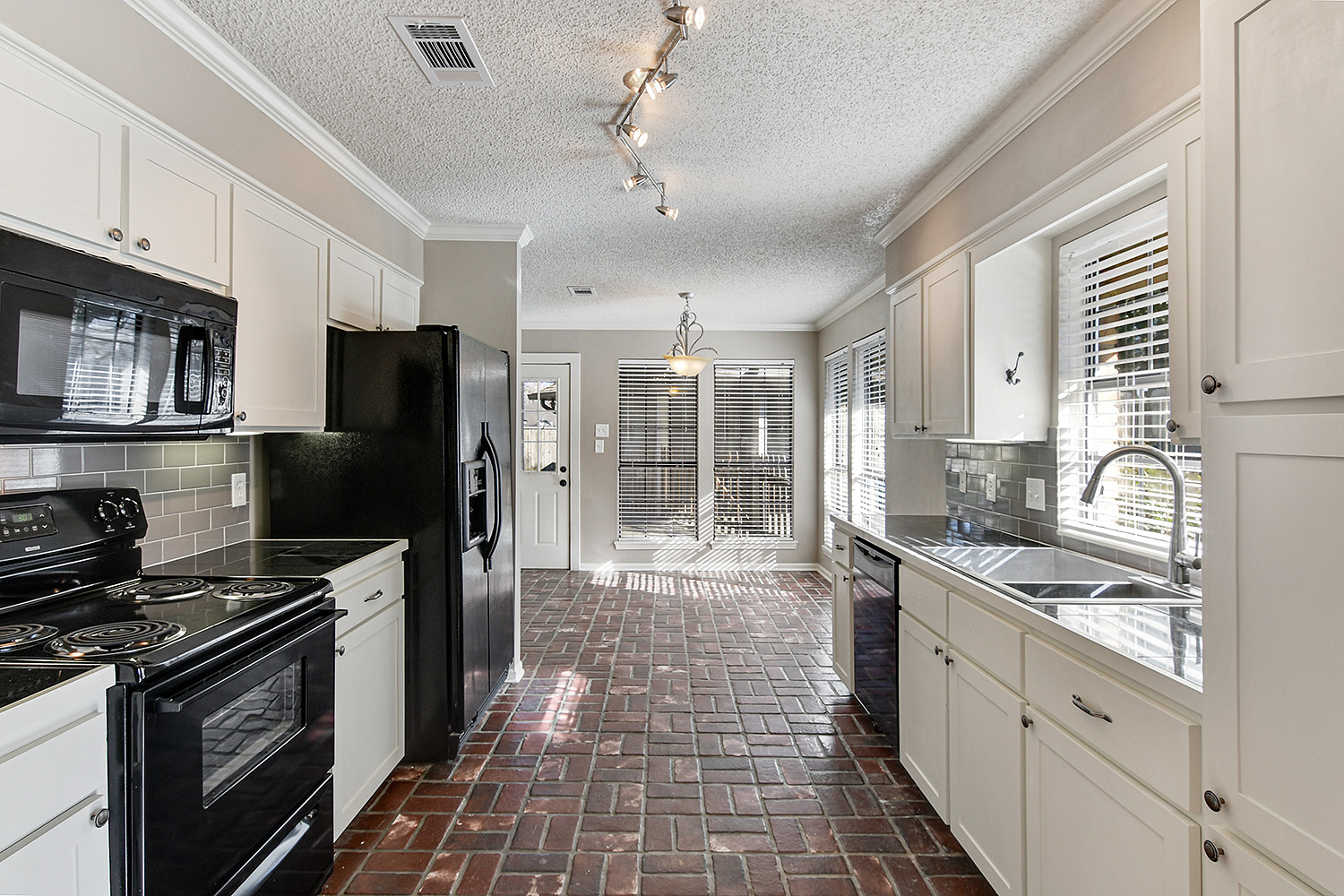 4047 Country View Dr – photo 3