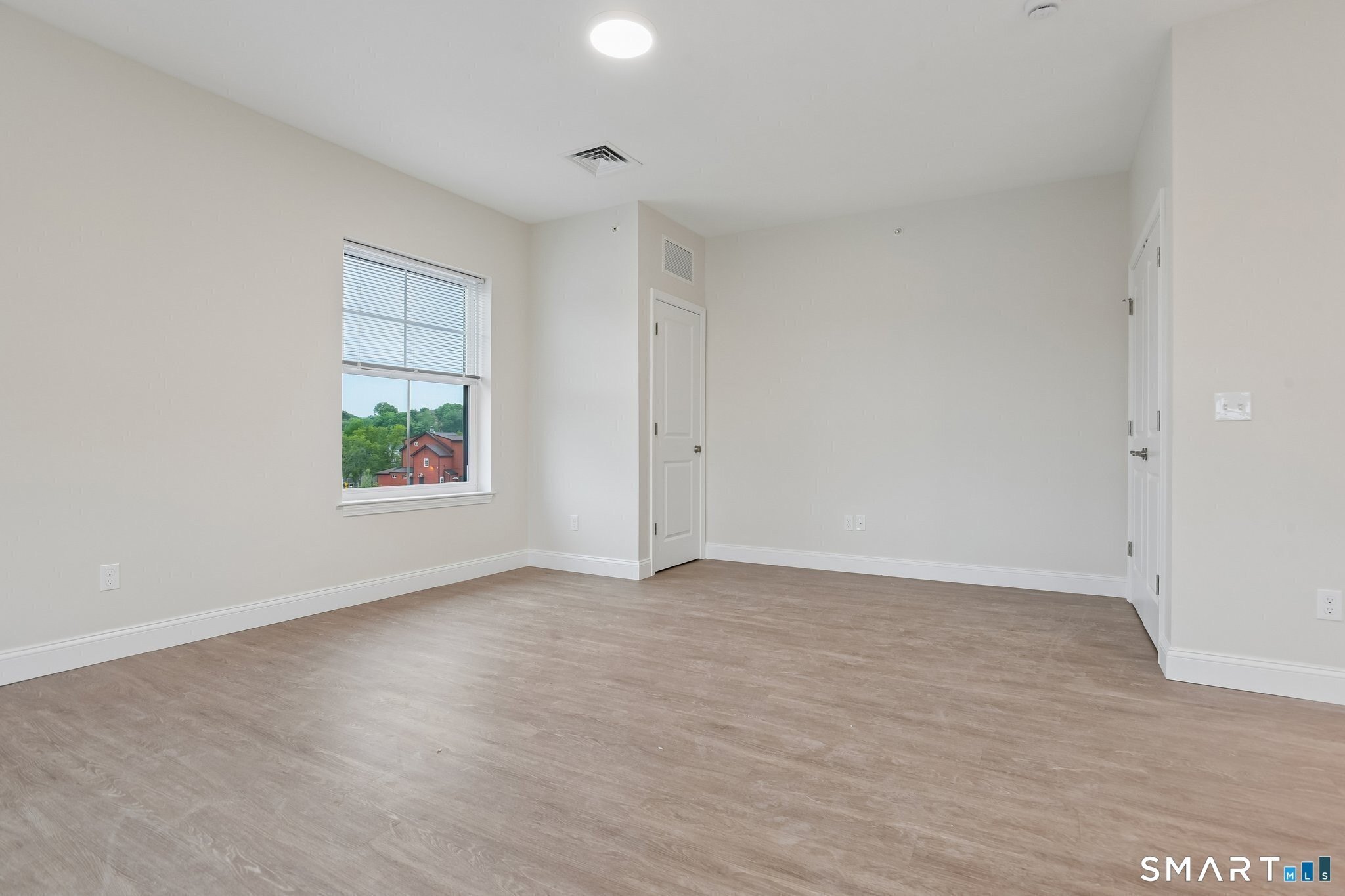 55 Steele Blvd #104 – photo 4