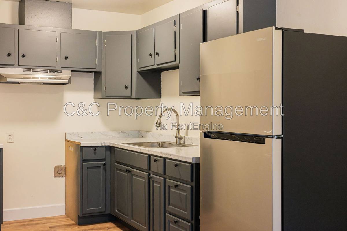 729 Forestdale Ave unit 9 – photo 4