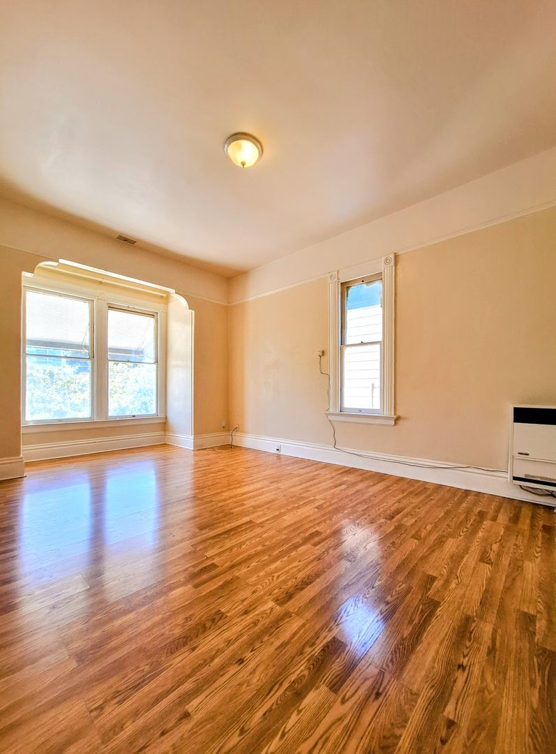 30 S 8th St unit 5 – photo 1