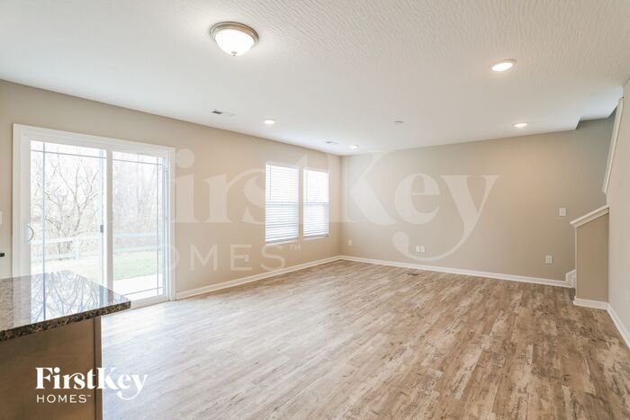 1691 Eastbrook Dr N – photo 4