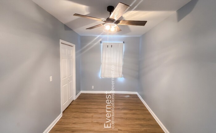 2311 Fairleigh St – photo 5