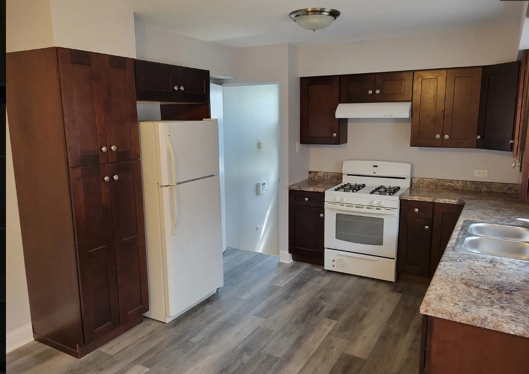 9035 S Euclid Ave – photo 4