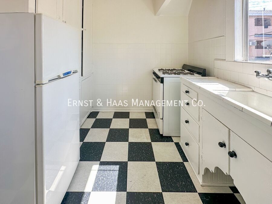 1618 E 4th St – photo 4