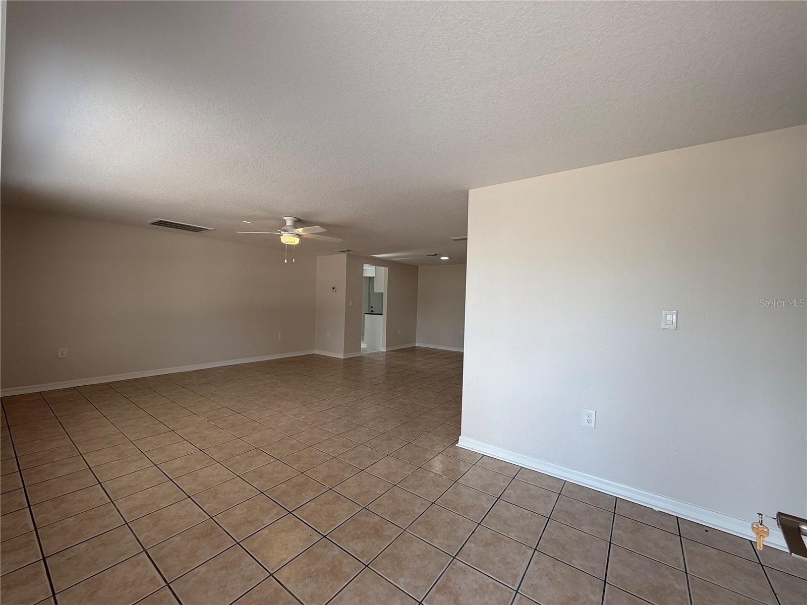 5241 Sparrow Dr – photo 2